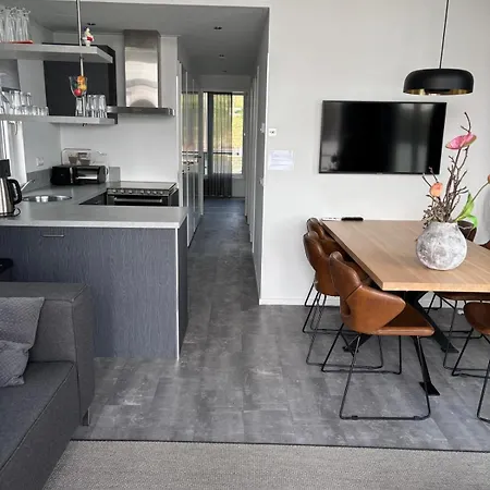 Botel De Maasterp - Watervillage 14