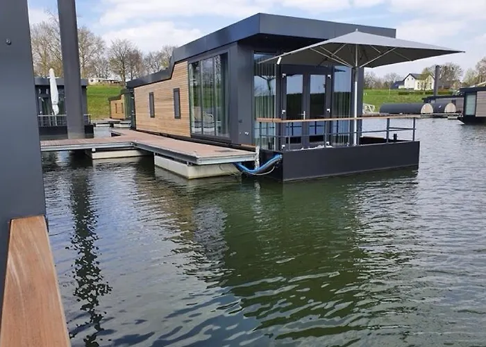 Botel De Maasterp - Watervillage 14 *