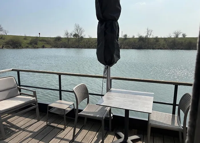 Botel De Maasterp - Watervillage 14 *